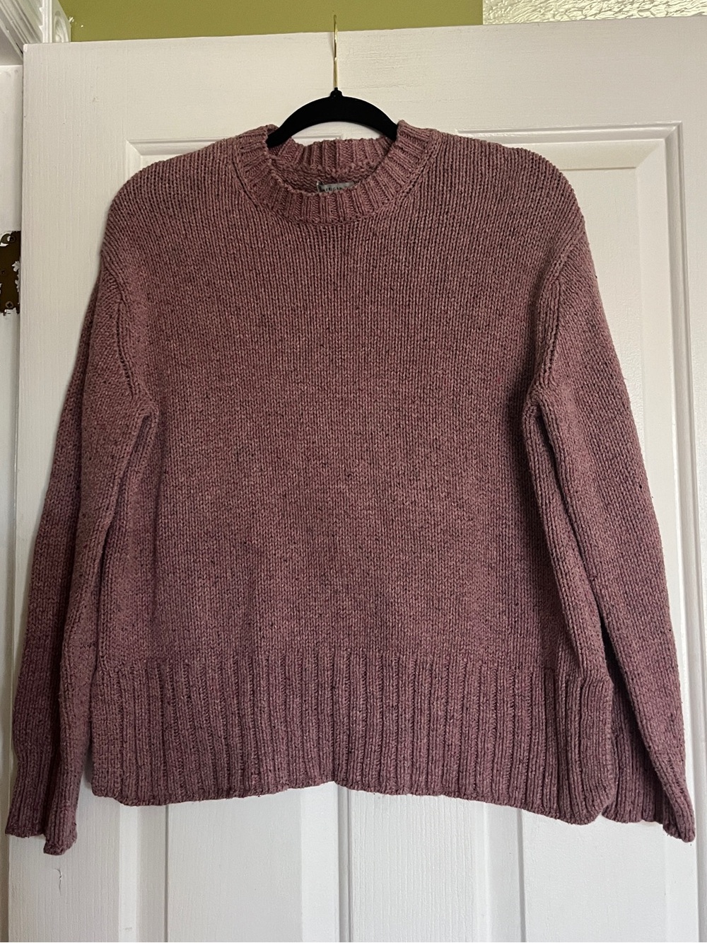 American Eagle Outfitters pink sweater in XS #americaneagle #cozy